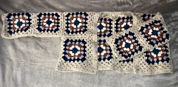 Handmade crochet cropped cardigan  - Image 4