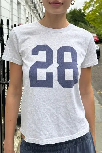 Brandy Melville T-shirt - Image 3