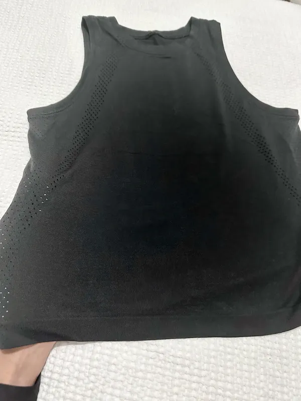 Lululemon black sleeveless tank size 6 - Image 6