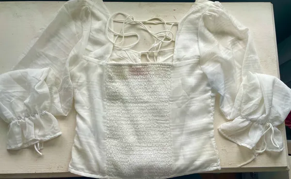 Francesca's White ruched tie front blouse with bell sleeve - Image 3