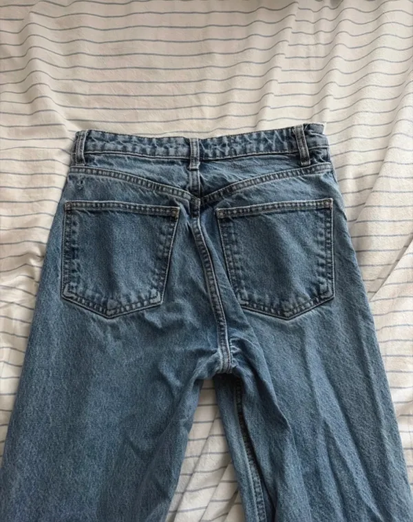 ZARA Jeans High-Rise - Image 4