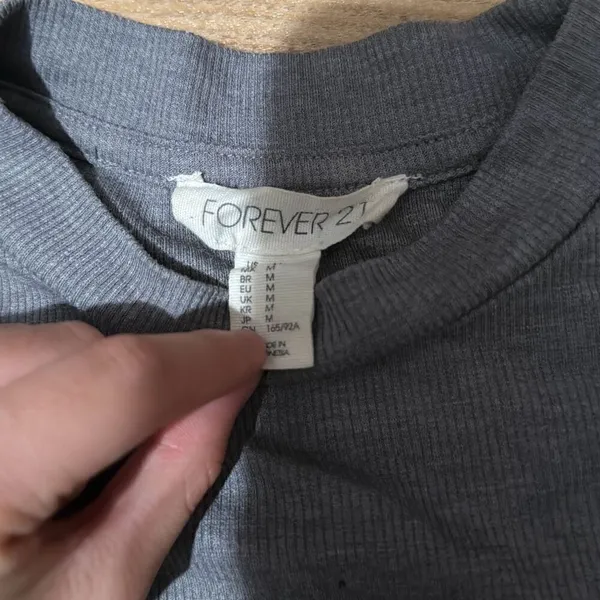 ‎Forever 21 gray shirt size medium - Image 2