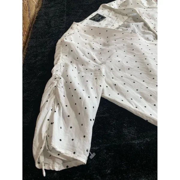 Abercrombie & Fitch White Polka Dot Tie Front Crop Top 3/4 Sleeve Size Medium - Image 8
