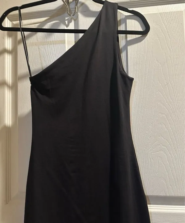 Aritzia - Image 2