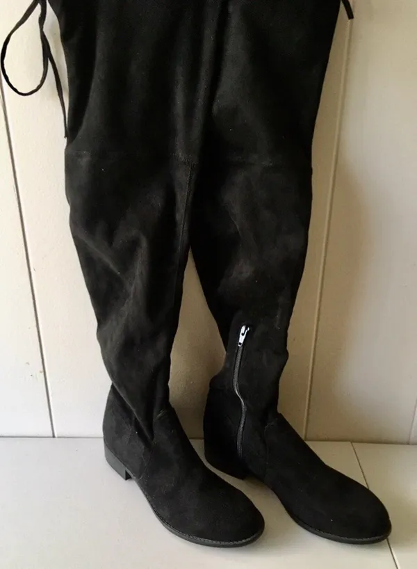 Black Knee High Boots, Size 8 1/2 - Image 3