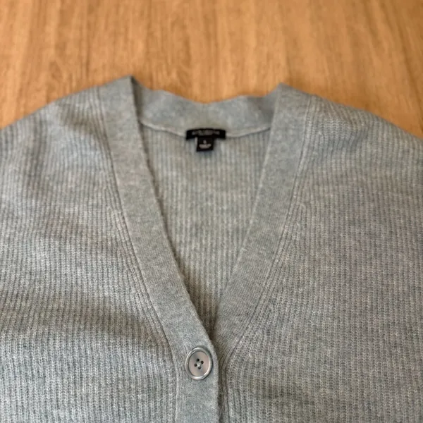 Ann Taylor Factory Gray Ribbed V-Neck Button-Front Cardigan Sweater Size L - Image 3