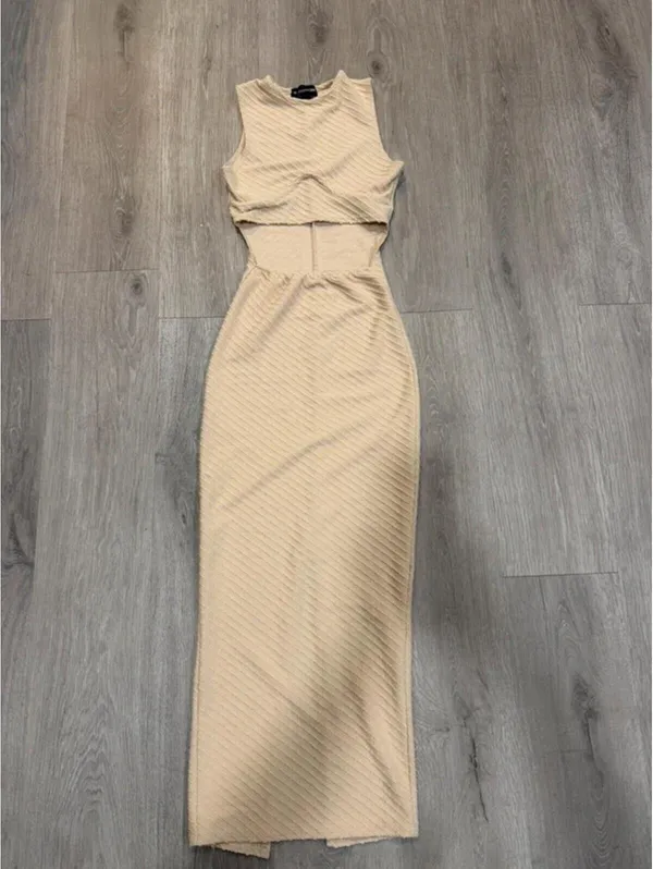 Pretty Little Thing Cream Textured Cut Out Maxi Dress Open Front Minimal Chic Resort Bodycon - Image 5
