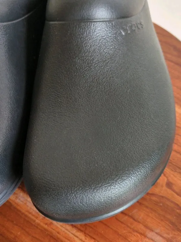Crocs "On The Clock" Black Work Shoes M9 W11 Crocs Lock Slip Resistant Clogs - Image 4