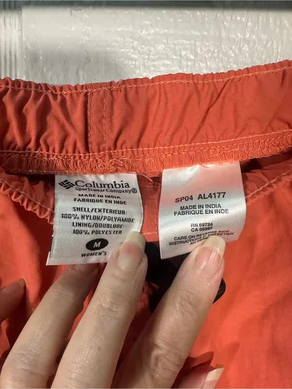 Columbia Women’s Orange Shorts Size Medium EUC - Image 4