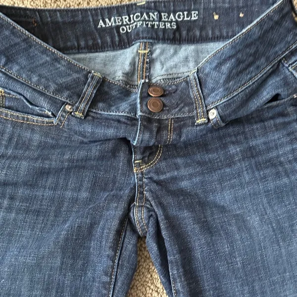 American Eagle Women’s Artist Crop Stretch Jean Bermuda Shorts. - Image 4