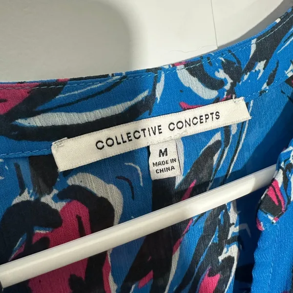 Collective Concepts Dress Medium Blue Floral V-Neck Tie Boho Garden Party - Image 3
