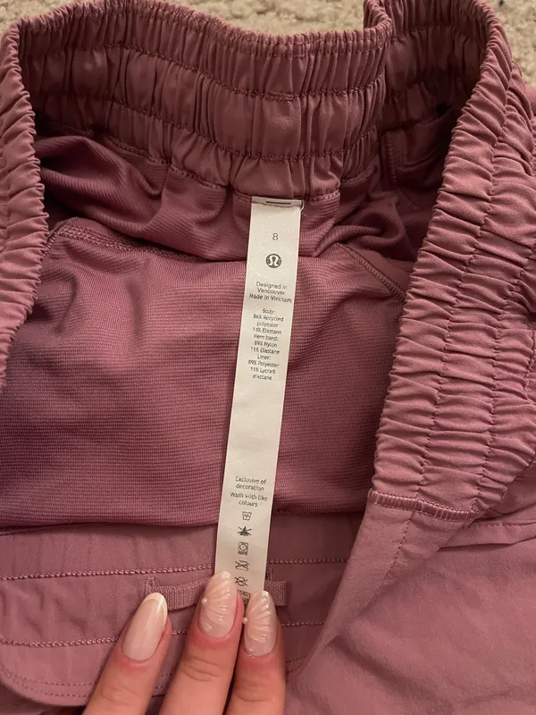 Lululemon Hotty Shorts 2.5" Hot Low-Rise - Image 2