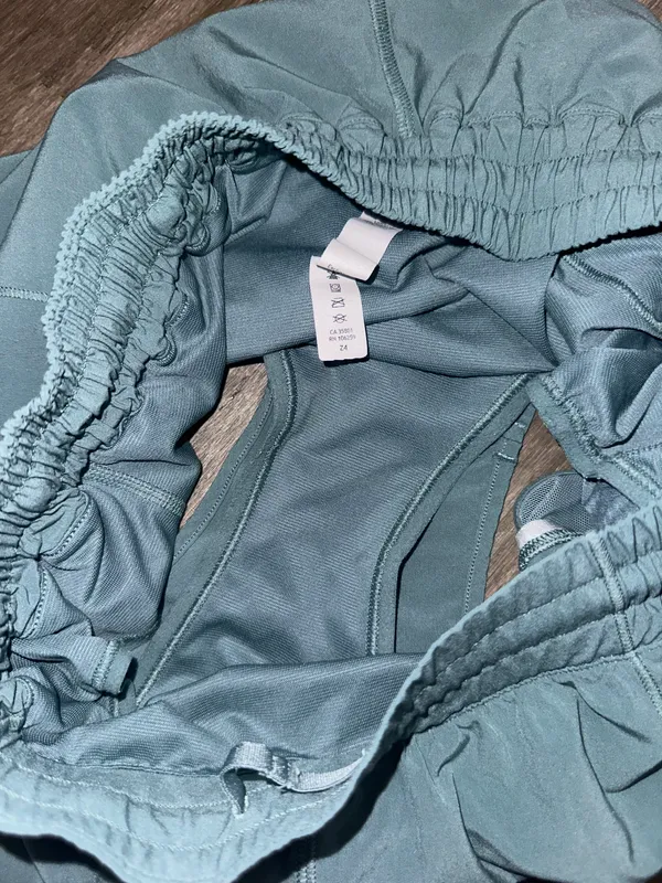 Lululemon Hotty Hot Shorts 2.5” Green - Image 6