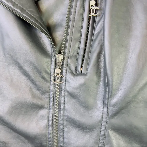 Vintage Rocawear XL Black Buttery Soft Faux Leather W/ROC Zipper Pulls & pockets - Image 12