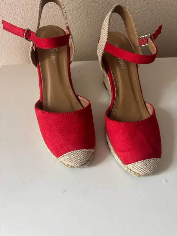 Red and beige platform shoes Size 7 - Image 9