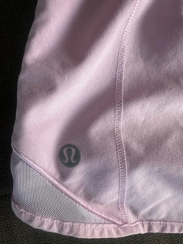 Lululemon Hotty Hot High-Rise 2.5" - Image 4
