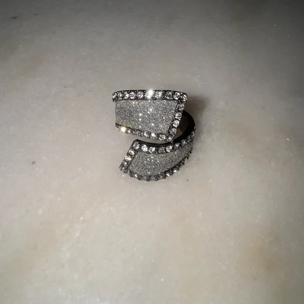 Guess Glitter & stone bypass wrap hematite ring - Image 3