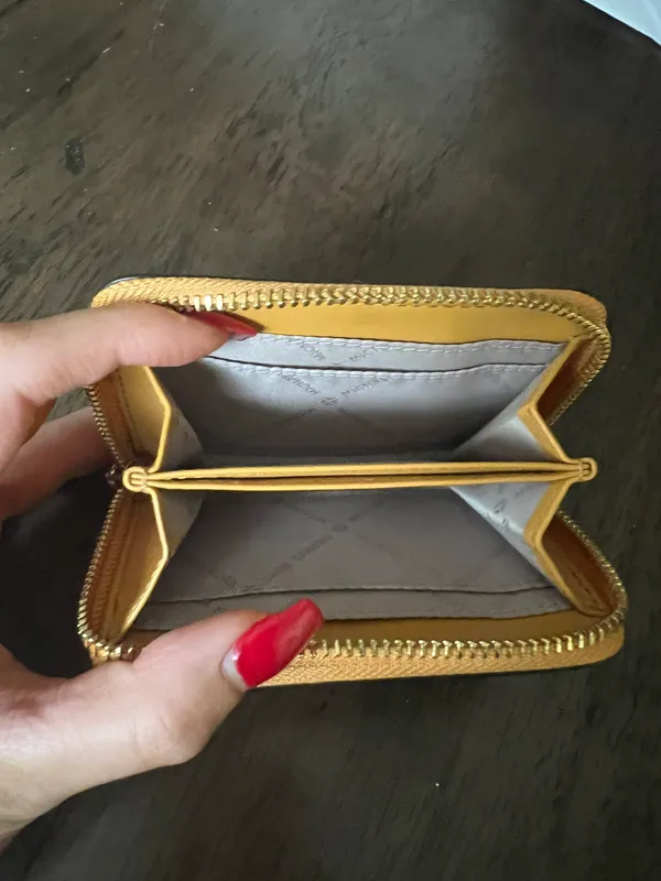 Michael Kors Wallet - Image 2