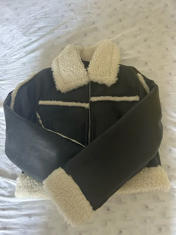 Abercrombie Cropped Vegan Leather Sherpa Jacket - Image 6