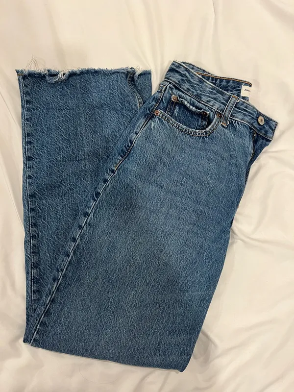 Abercrombie Loose High-Rise Curve Love Jeans - Image 2