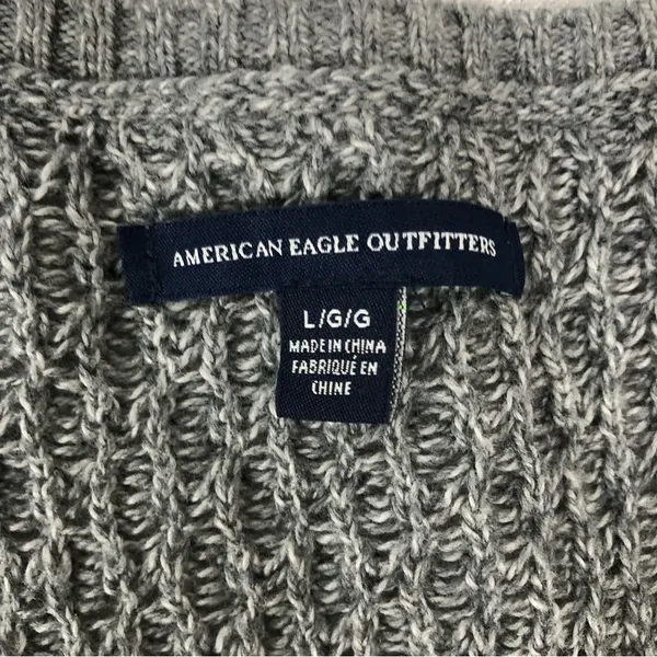 American Eagle Gray V-Neck knit Sweater Size Large wool blend - Image 3