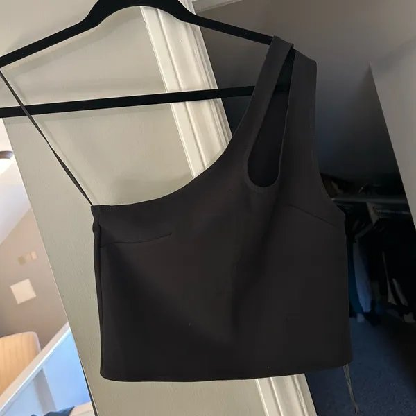 NWOT Abercrombie & Fitch Black Asymmetrical Cutout Black Tank Top - Image 3