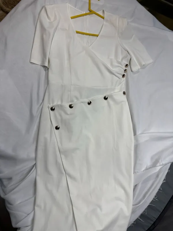 White V - Image 2