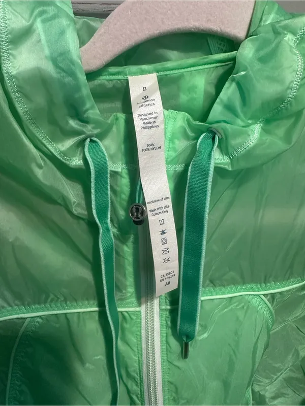 Lululemon Transparent-See Jacket
Fresh Teal / Very Green - Image 6