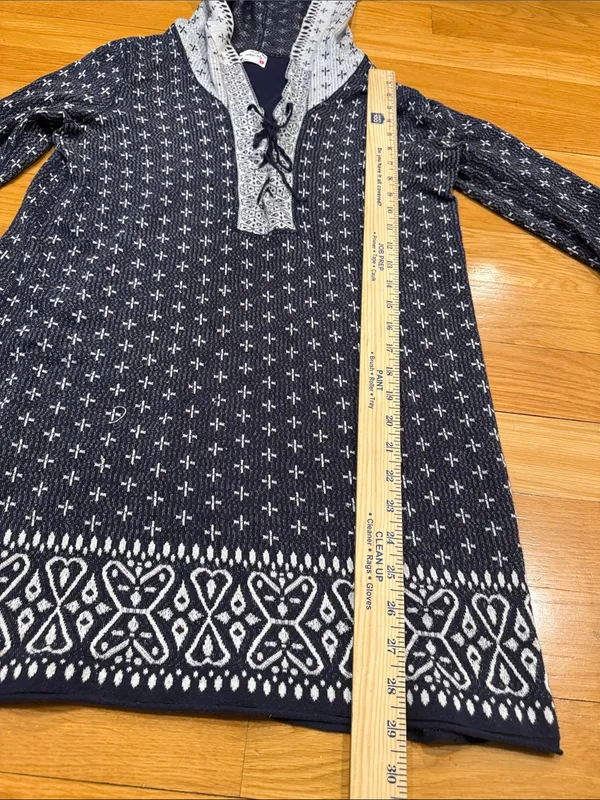 Free people intimately top with lace up v/neck hoodie size medium. - Image 6