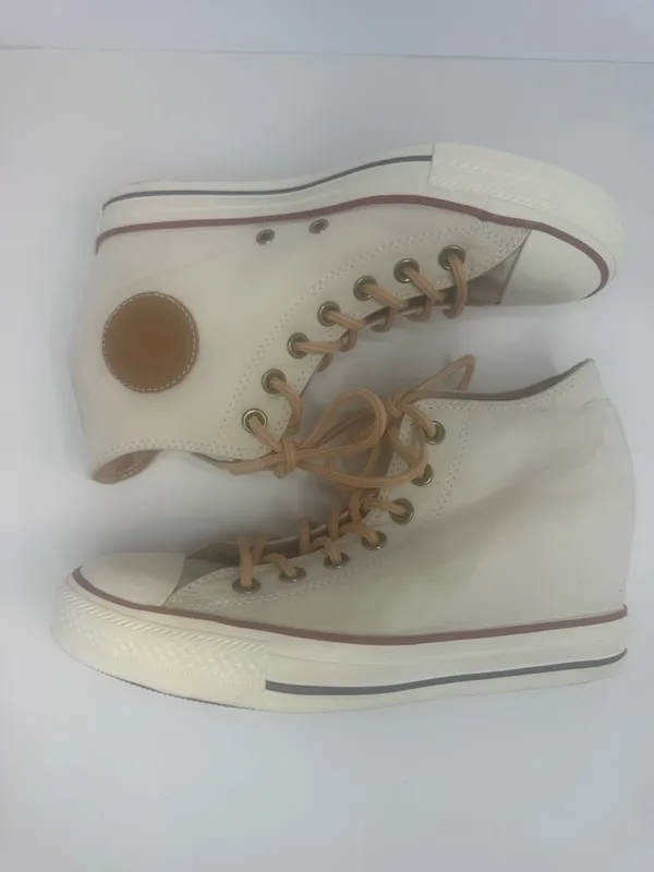 Converse All Stars High Top Sneakers Size 9 - Image 5