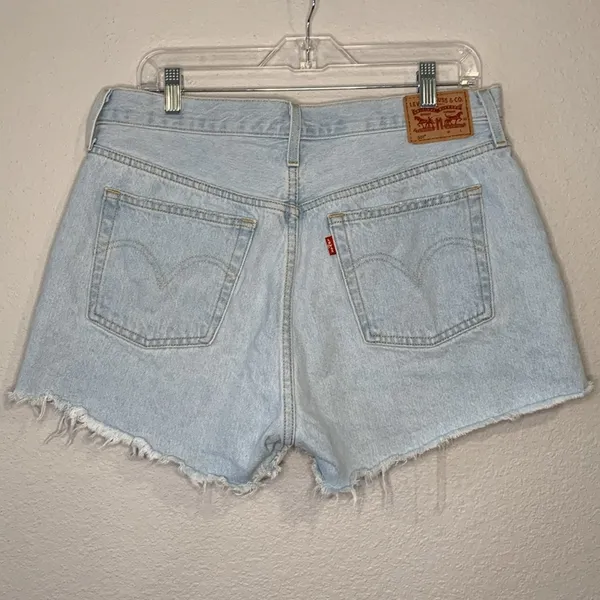 Levi's 501 button fly cotton denim raw hem shorts high rise 32 - Image 2