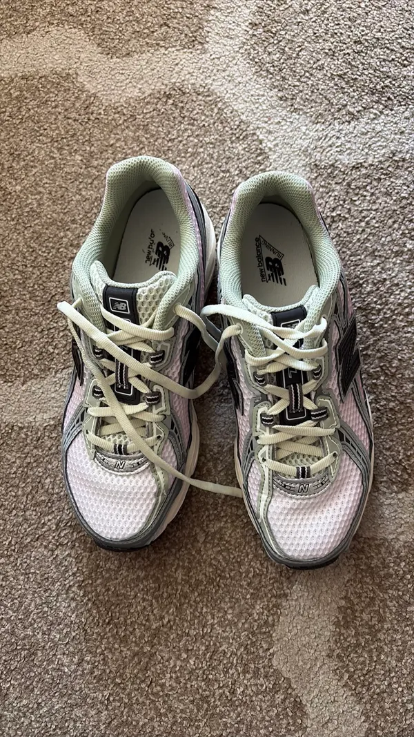New Balance Unisex 740 Sneakers - Image 3