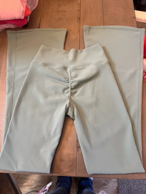 Privilege Society Size Small Flare Leggings Sage Green - Image 7