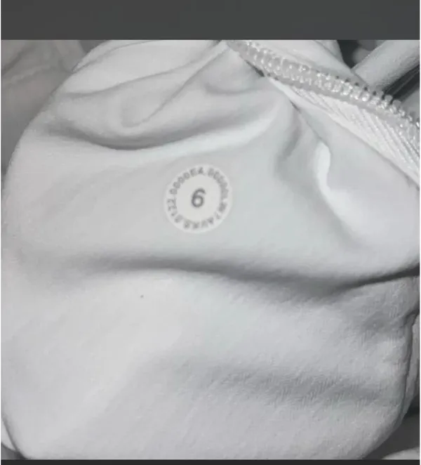 Lululemon Shorts Track That 5" Mid-Rise - Image 2