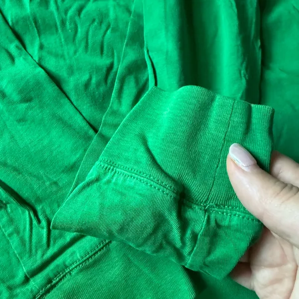 Vineyard Vines Bright Green Holiday Tee - Image 4
