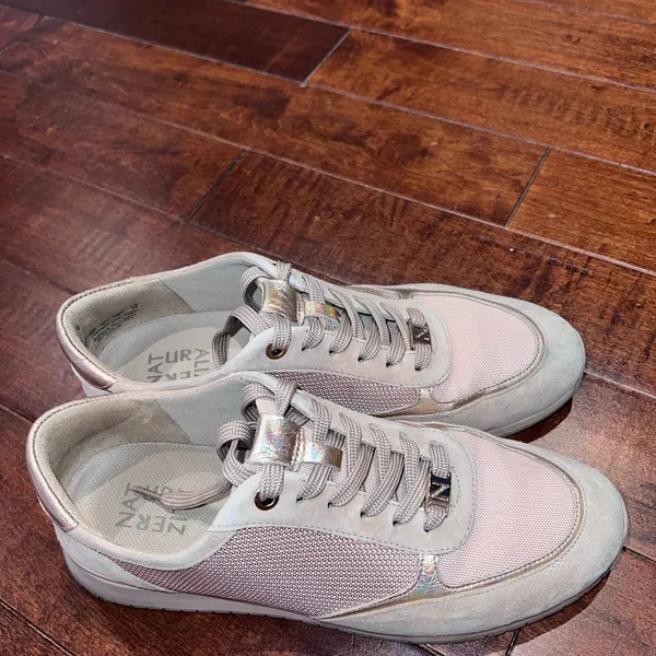 Stuart Weitzman Nude Gold sneakers - Image 5