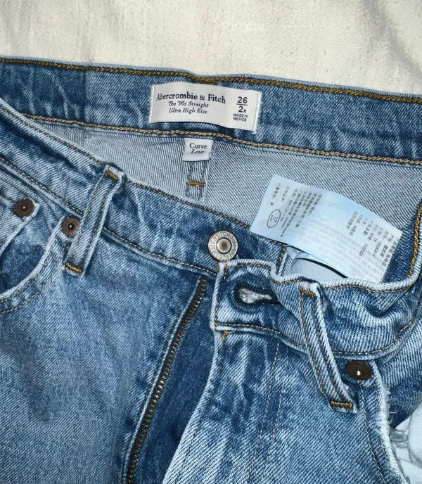 Abercrombie Jeans - Image 5
