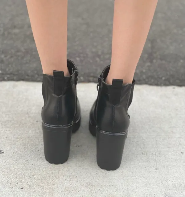 Refresh Chunky Lug Sole Slip On Bootie - Image 4