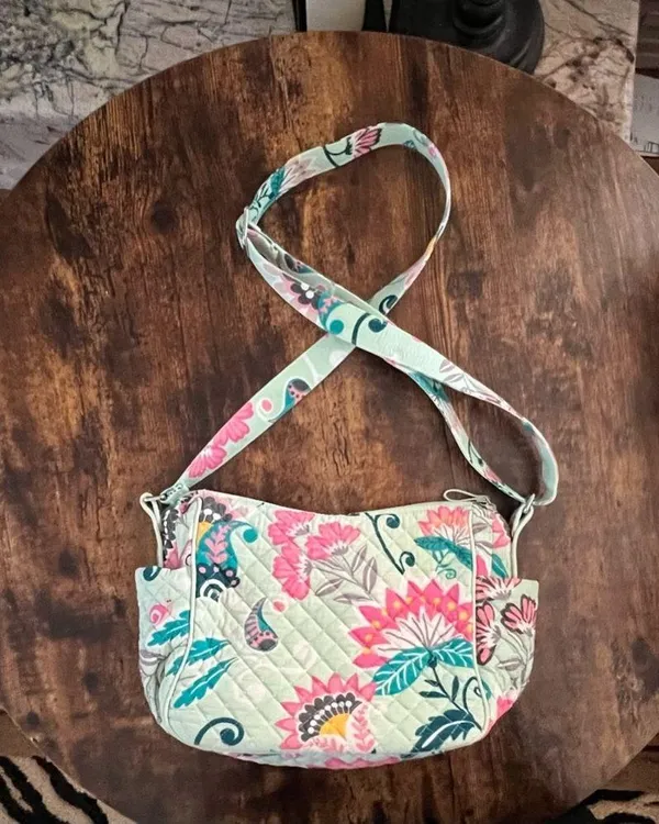 Vera Bradley RETIRED: | Mint Flowers pattern medium size crossbody purse - Image 7