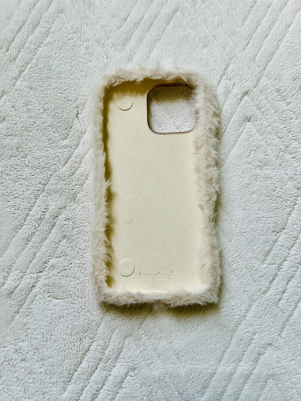 heyday cream faux fur iphone 16 pro max phone case - Image 4