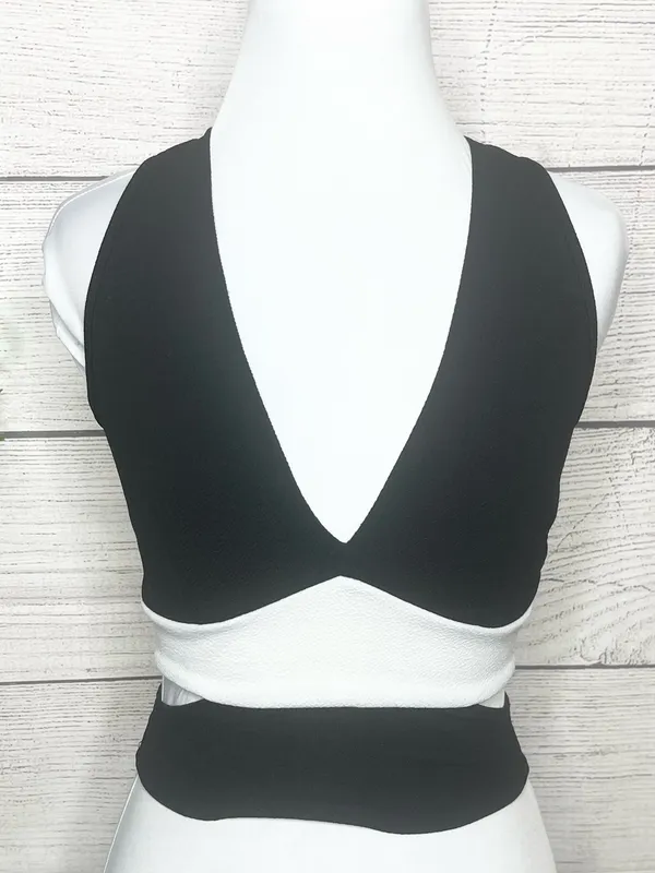 Vintage Y2K Black & White Sleeveless Cutout Crop Top Size XS - Image 6