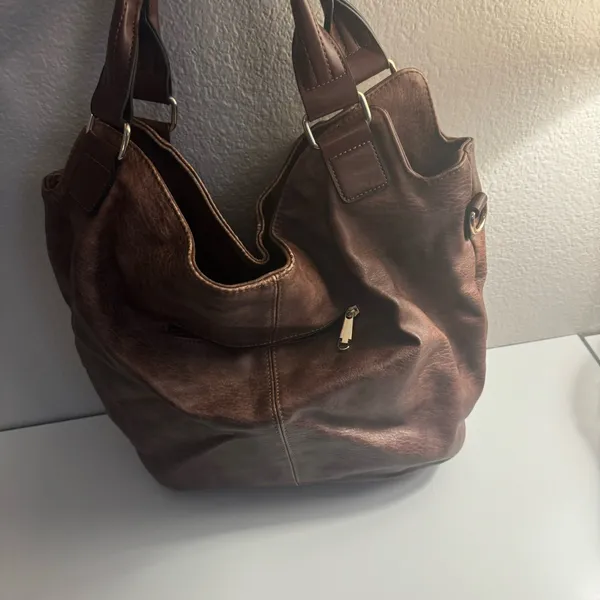 Brown Leather Purse with Detachable Shoulder Strap - Image 2