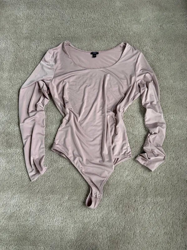 Express Body Contour Long Sleeve Bodysuit – Size Large - Image 2