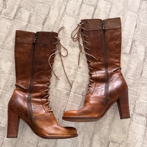 VTG Frye Villager Distressed Brown Leather Lace Up Heeled Boots Victorian Goth 9 - Image 2