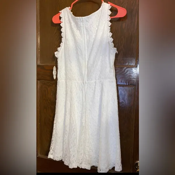 White lace dress. Size large NWT - Image 3
