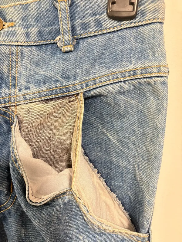 Vintage GUESS by Georges Marciano Two-Tone Jeans from the late 80s or early 90s. - Image 6