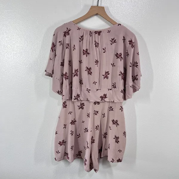Free People Stealing Kiss Mauve Floral Romper Ruffle Flutter Sleeve‎ Tie Front M - Image 4
