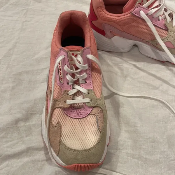 Woman’s Adidas Torsion sneakers - Image 2