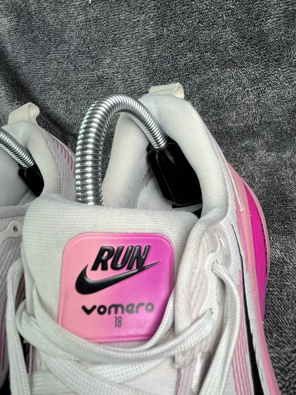 Nike Air Zoom Vomero 18 Summit White Elemental Pink Women Size 9 Running Shoes HM6804-105 - Image 3