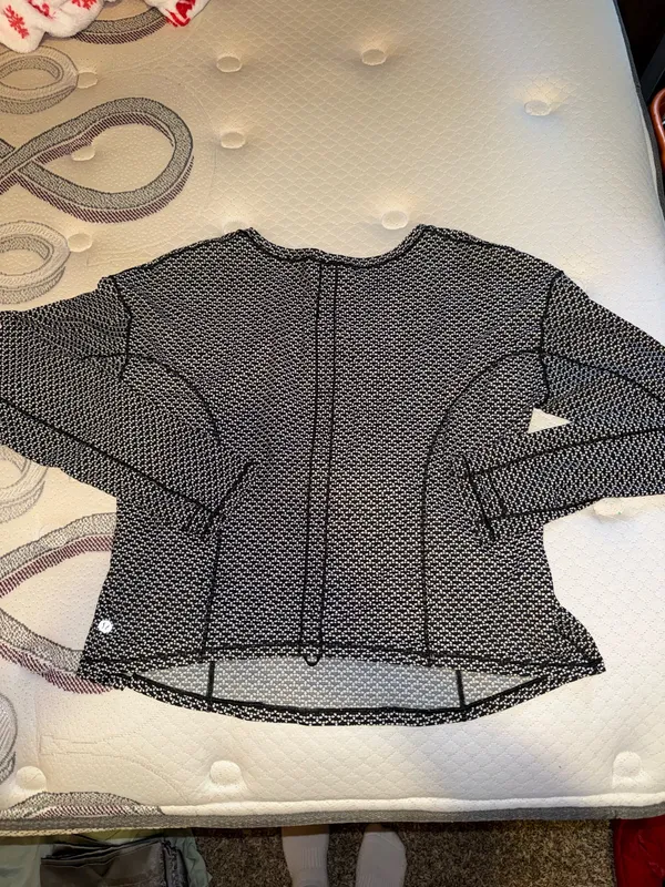Lululemon Long Sleeve - Image 3